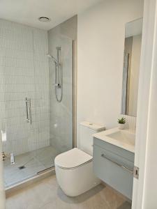 Ένα μπάνιο στο Courtenay Street Abode