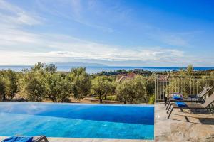 Afbeelding uit fotogalerij van Villa De Famelia in Mousata