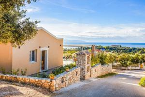 Afbeelding uit fotogalerij van Villa De Famelia in Mousata +21 foto's