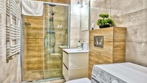 Ένα μπάνιο στο Waryńskiego, Sun & Snow