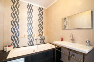 A bathroom at Villa Unique
