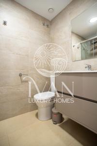 Kúpeľňa v ubytovaní Casa Miriam Ivan Luxury Homes 2ªPlta Sur 1ªLinea