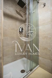 Kúpeľňa v ubytovaní Casa Miriam Ivan Luxury Homes 2ªPlta Sur 1ªLinea