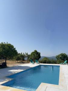 Swimmingpoolen hos eller tæt på Casa da Alegria - Piscina, Sala de Jogos, 4 Quartos