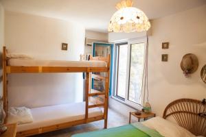 Katil atau katil-katil dalam bilik di Whole Villa-Seaviews-Private Access Beach@200m