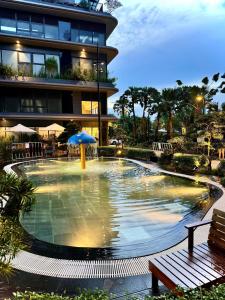 Πισίνα στο ή κοντά στο Sakura Homestay - Landmark Ecopark