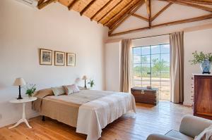 Postel nebo postele na pokoji v ubytování Morgado do Quintão + 85 fotografií