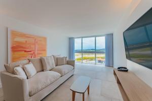 TV a/nebo společenská místnost v ubytování Radisson Blu Aruba