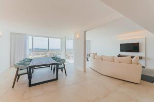 TV a/nebo společenská místnost v ubytování Radisson Blu Aruba