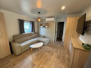Χώρος καθιστικού στο Mobil Home avec piscine +3 φωτογραφίες