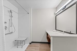 Koupelna v ubytování Everhome Suites Waco