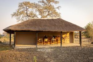 Fotografie z fotogalerie ubytování Rain Tree Camp v destinaci Chunga + 37 fotografií