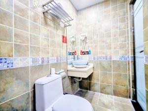 Bagno di A deer has you INN near by Tianmen Shan