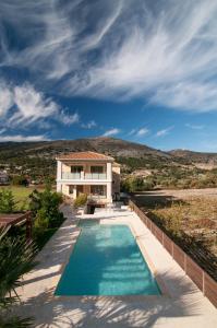 The swimming pool at or close to Villa Unique