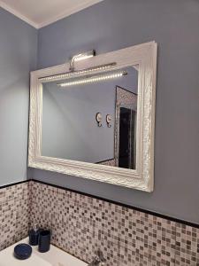 A bathroom at PETITE MAISON ELEGANTE MONOLOCALE CON TERRAZZA