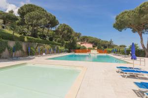 Bazén v ubytování Residence Napoleon - HelloElba nebo v jeho okolí