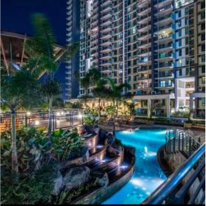 Kolam renang di atau dekat dengan Flair Towers Condo near MRT Bonifacio and Shaw within Greenfields