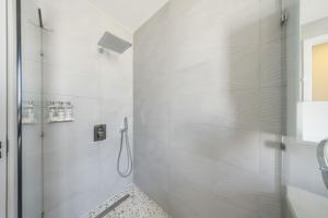 Un baño de LUX 4BR and 3BA Villa with Pool Malmokweg 48 by Bocobay
