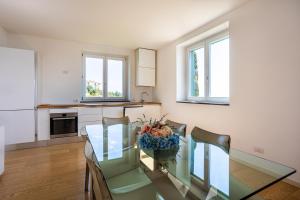 Køkken eller tekøkken på Villa Zanelli + 40 billeder