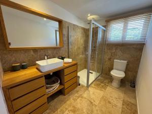 Et badeværelse på Loue Villa Bonifacio vue mer