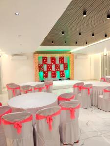 Ruang duduk di Hotel Laxmi Elite Karad
