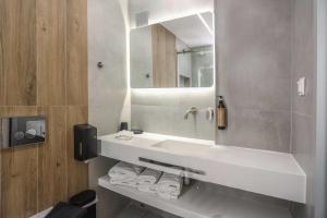 Koupelna v ubytování Petra Luxury Suites + 37 fotografií
