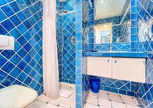 Un baño de L'ORANGER maison pittoresque et confortable proche des plages, Croisette et centre-ville