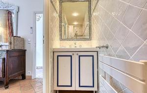 Un baño de L'ORANGER maison pittoresque et confortable proche des plages, Croisette et centre-ville