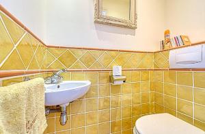 Un baño de L'ORANGER maison pittoresque et confortable proche des plages, Croisette et centre-ville