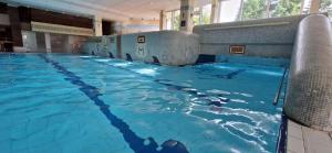 Bazén v ubytování 2-Zimmer Wohnung, Pools, Sauna und Balkon nebo v jeho okolí