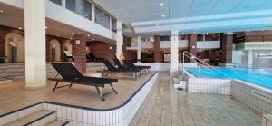 Bazén v ubytování 2-Zimmer Wohnung, Pools, Sauna und Balkon nebo v jeho okolí