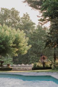 Bazén v ubytování Chateau d'Estrac nebo v jeho okolí + 76 fotografií