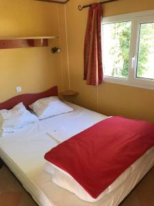 Postel nebo postele na pokoji v ubytování Camping Le Balcon de Chartreuse