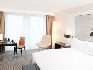 Postel nebo postele na pokoji v ubytování Sofitel Brussels Europe