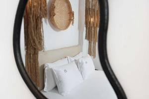 Postel nebo postele na pokoji v ubytování Petra Luxury Suites