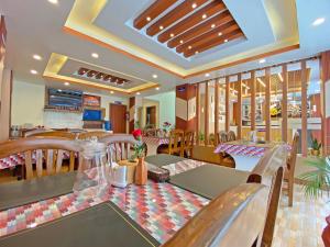 Restauracja lub miejsce do jedzenia w obiekcie Hotel Himalayan BTS