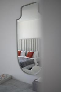 Ein Sitzbereich in der Unterkunft Lusa Beach Studios Under New Management And Newly Renovated