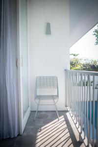 Ein Balkon oder eine Terrasse in der Unterkunft Lusa Beach Studios Under New Management And Newly Renovated