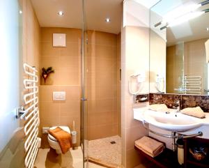 Koupelna v ubytování Hotel Bergkristall