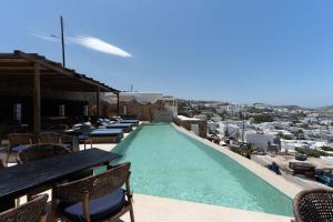 Bazén v ubytování Νumi Boutique Hotel nebo v jeho okolí