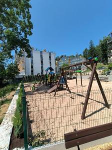 Ο χώρος παιχνιδιού για παιδιά στο Apartament z widokiem na góry