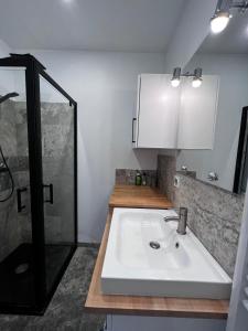 O baie la Cap Esterel, T2 pour 4 voyageurs, vue mer, parking et piscine