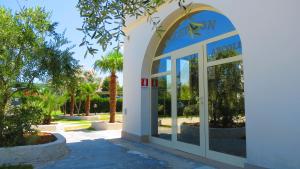 حديقة خارج Hotel Residence Villa Ascoli