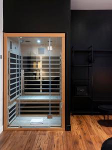 a room with a room with a room with a window at La Suite H in Metz