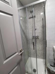 Bilik mandi di N20 Inn Hotel