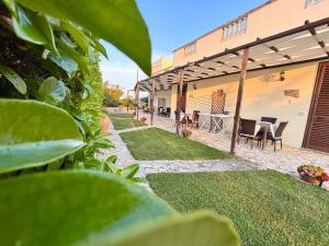 Vonkajšia záhrada v ubytovaní Villa B&B Antiche Macine del Salento - nel cuore del Salento
