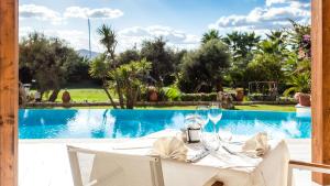 The swimming pool at or close to Hotel Villa Margherita