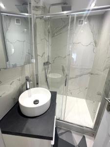 Ένα μπάνιο στο PARIS à 15 minutes- Grand Appartement 5 Pièces