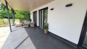 Balkón alebo terasa v ubytovaní Apartments in Balatonlelle 43116