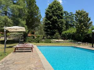 Piscina de la sau aproape de B&B Villa Vittoria Country House